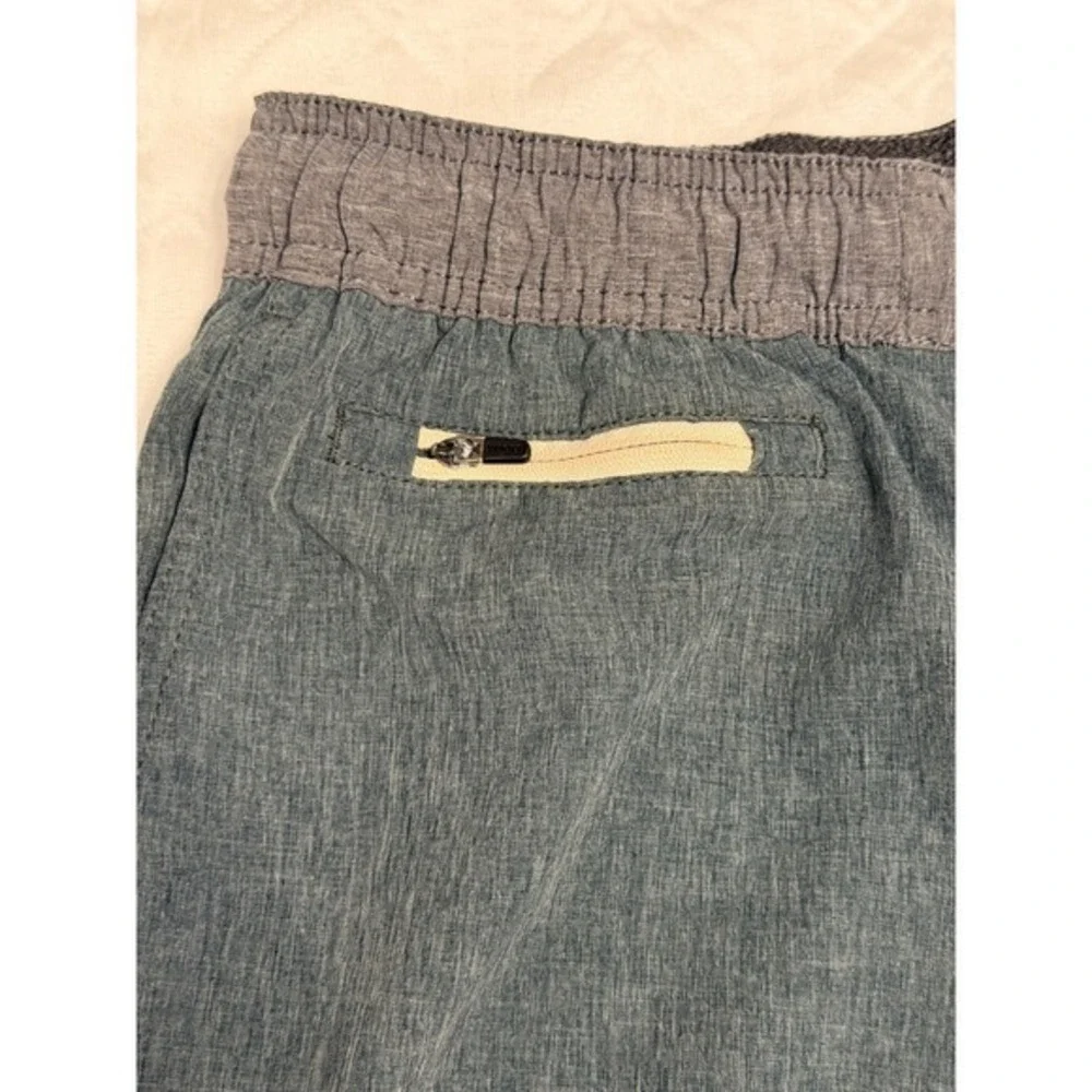 Vuori Cruise‎ Boardshorts Small Dark Oregano Heather Stretch Swim Trunks